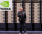 Дженсен Хуанг выступает на выставке CES 2026, рассказывая о решениях Nvidia в области искусственного интеллекта (Источник изображения: Блог Nvidia с правками)