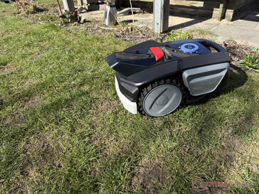 ...а затем поворачивается под случайным углом