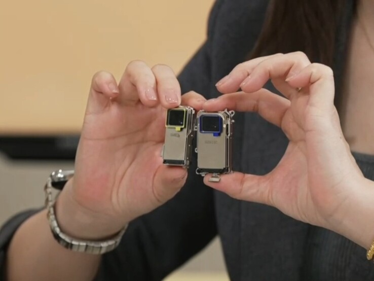 Слева - телемодуль Xiaomi 15, справа - более крупный перископический телемодуль Xiaomi 17 Ultra (Источник изображения: Xiaomi)