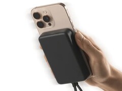 Компания Xiaomi выпустила 33-ваттный магнитный пауэрбанк 10000 мАч (встроенный кабель) (на фото) в Испании. (Источник изображения: Xiaomi)