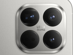 Xiaomi 15T Pro имеет относительно простой дизайн с тремя камерами на задней панели. (Источник изображения: via WinFuture)