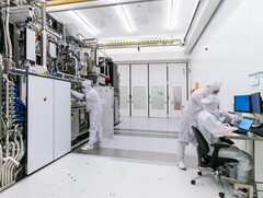 Голландский суд заключил в тюрьму бывшего инженераASML и NXP за передачу секретов производства микросхем в Россию. На фото: ASML Cleanroom EUV (Источник изображения: ASML)