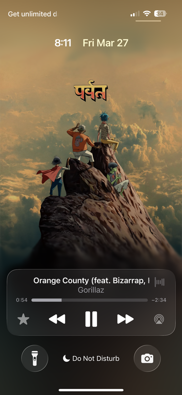 Локскрин Apple Music - один из самых чистых вариантов пользовательского интерфейса для этого приложения - с альбомами