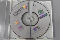 Компакт-диск, который сломался во время аккуратной чистки и полировки.