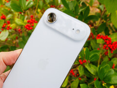 Apple iPhone Air (Источник изображения: Дэниел Шмидт)