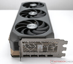 Считается, что RTX 5070 Ti Super будет иметь больше VRAM, чем RTX 5070 Ti, показанная здесь (источник изображения: Notebookcheck)