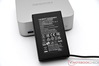 Geekom A8 Max с блоком питания (19 В; 6,32 A)