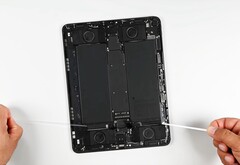 IPad Apple практически невозможно отремонтировать, а дорогие запасные части делают ремонт менее привлекательным. (Источник изображения: iFixit)