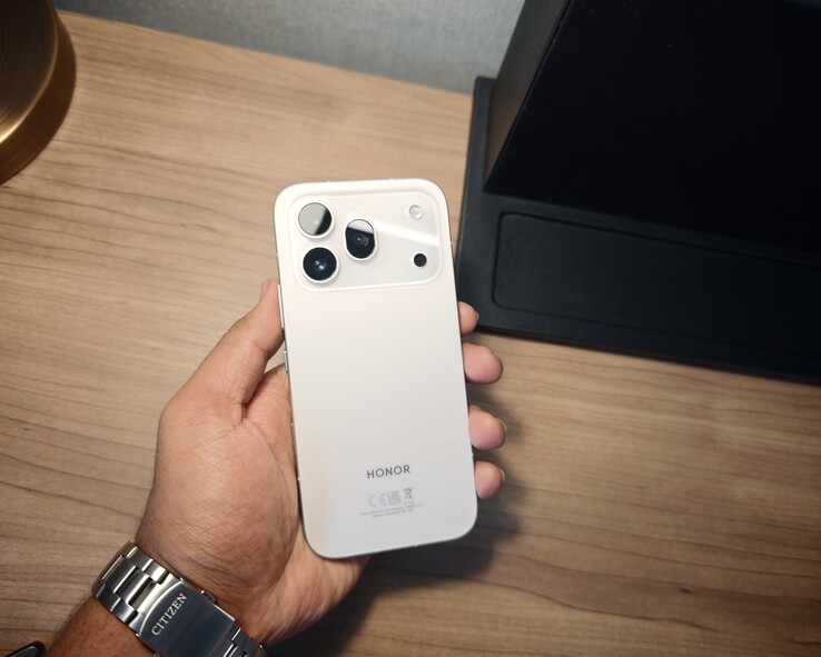 Модель Honor 600 Pro может похвастаться тройной настройкой задней камеры 