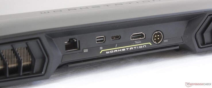 Задняя сторона: Ethernet, mini-DisplayPort, Thunderbolt 3, HDMI 2.0, разъем питания