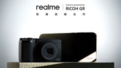Это официально: Партнерство между Realme и Ricoh GR уже готовит камеру GT8 Pro к конкуренции с Xiaomi 17 Pro и Oppo Find X9 Pro. (Источник изображения: Ricoh/Realme)