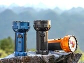 Фонарь Olight Marauder 3 мощностью 25 000 люмен выпускается в цветах «Midnight Blue», «Black» и «Orange».