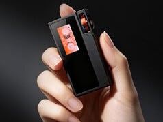 Легкий плеер Shanling UA6 II оснащён удобным поворотным регулятором для управления меню и громкостью.