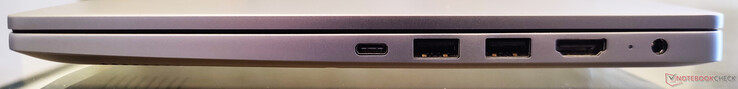 Правая сторона: USB 3.1 Gen1 Type-C, 2x USB 3.1 Gen1 Type-A, HDMI 1.4b, индикатор активности, разъем питания