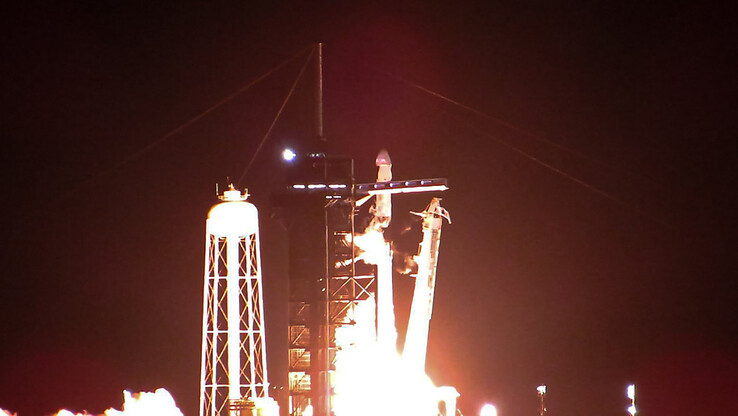 Ракета Falcon 9, взлетевшая 3 марта 2024 года. (Источник изображения: Spectrum News / Энтони Леоне)