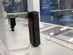 Очередная утечка информации о готовящейся к выпуску 360-градусной экшн-камере Insta360 X5 подтвердила изменение дизайна и обновленный микрофон.