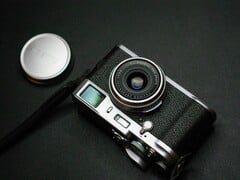 В эпоху смартфонов продажи фотоаппаратов резко сократились.