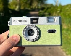 Pure35 доступен в зеленом, фиолетовом и черном цветах.