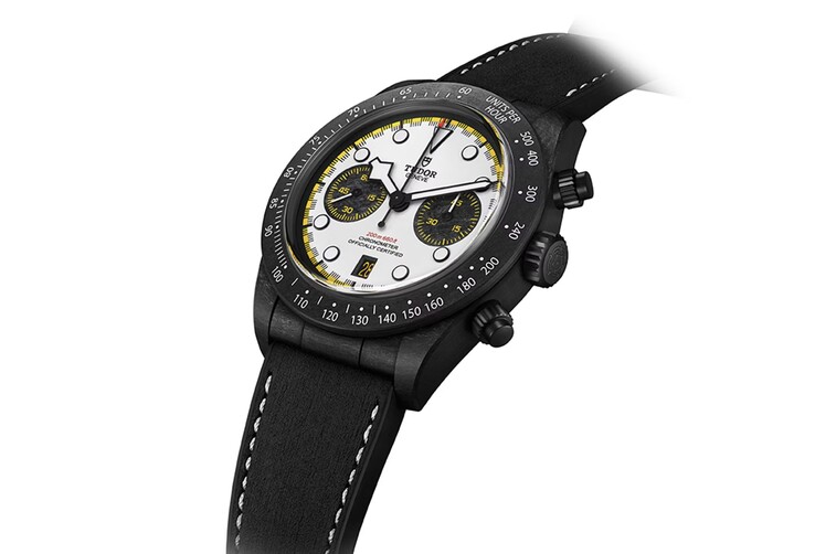 Часы Tudor Black Bay Chrono Carbon 26 имеют два секундных субциферблата 