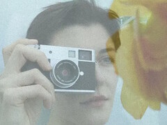 В цифровой фотокамере Fujifilm X half используется 1-дюймовый сенсор в компактном корпусе. (Источник изображения: Fujifilm)