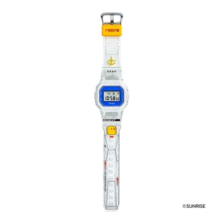 Casio G-Shock x Mobile Suit Gundam DW-5600 с дисплеем