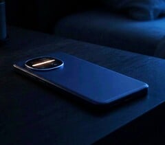 В камере смартфона Sharp Aquos R11 предусмотрена светодиодная лента RGB.