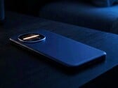 В камере смартфона Sharp Aquos R11 предусмотрена светодиодная лента RGB.