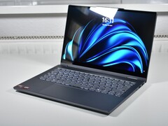Мощный процессор AMD Zen5, стилус и OLED по низкой цене: Обзор ноутбука Lenovo IdeaPad 5 2-в-1 14AKP10