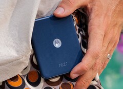 Motorola Razr 60 выпускается в новых цветах. Однако мало что еще изменилось по сравнению с предшественником. (Источник изображения: Motorola)