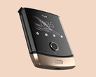 Razr Blush Gold вполне симпатичный, пока ну смотришь на ценник. (Изображение: Motorola)