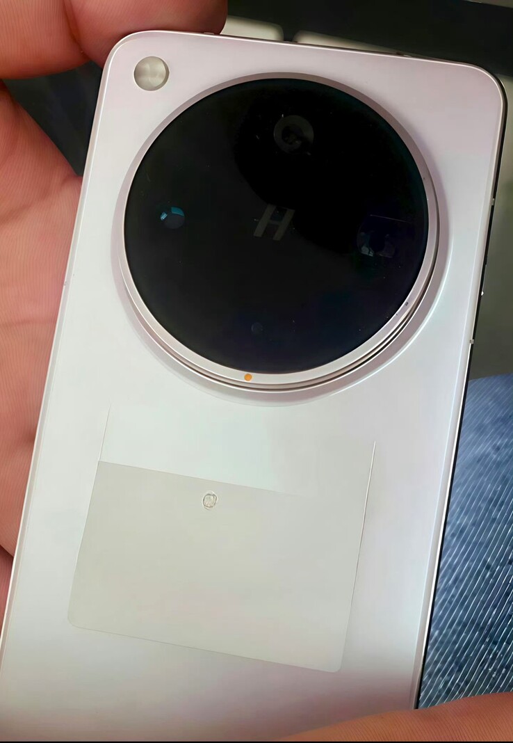 Согласно известному источнику, это реальная фотография камеры Hasselblad на Oppo Find X8 Ultra.