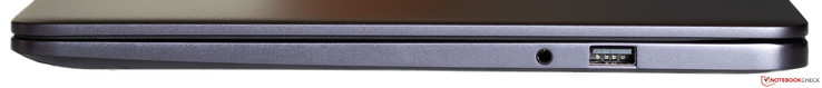 Правая сторона: аудио разъем, USB 2.0 Type-A