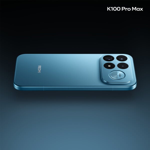 Xiaomi K100 Pro Max в цвете «Wind Chaser Blue».