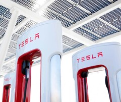 Зарядные устройства Tesla Superchargers (Источник изображения: Tesla)