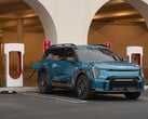 Автомобиль Kia EV на зарядке Supercharger. Tesla открыла свою зарядную сеть для автомобилей Kia EV в Северной Америке (Источник изображения: Kia)