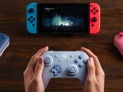 Размеры 8BitDo Ultimate 2C Bluetooth составляют 147 x 103 x 61 мм, вес - 225 г. (Источник изображения: 8BitDo)