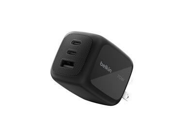 Belkin BoostCharge Pro 3-Port GaN Wall Charger 70W имеет два порта USB-C и дополнительный порт USB-A. (Источник изображения: Belkin)
