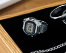 Кольцевые часы Casio CRW-001-1JR (на фото) рассчитаны примерно на 2 года работы от элемента питания SR621SW. (Источник изображения: Casio)