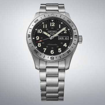 Автоматические полевые часы Seiko 5 Sports HDB006 с черным циферблатом, ободком с компасом и браслетом из нержавеющей стали.