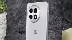 Модель 13R. (Источник изображения: Notebookcheck)