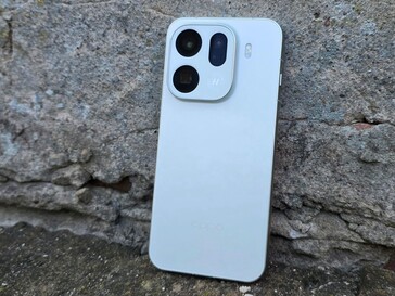 Обзор Oppo Find X9 Pro. (Источник изображения: Маркус Хербрих)