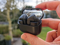 Премиальные наушники среднего класса с выгодной ценой - Обзор Samsung Galaxy Buds3 FE