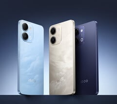 Модель iQoo Z11i представлена в цветовых вариантах «пустынное золото», «чернильная тень» и «светло-голубой» 