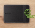 Жёсткий диск Toshiba отличается минималистичным дизайном в чёрном цвете