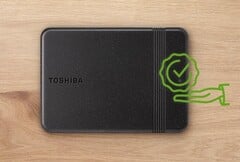 Жёсткий диск Toshiba отличается минималистичным дизайном в чёрном цвете