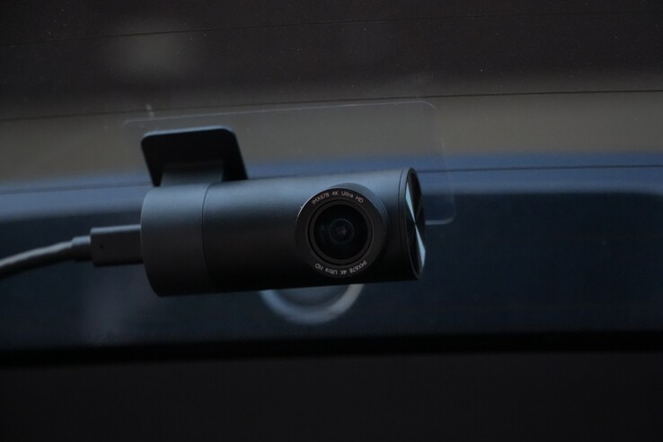 Задняя камера 70mai 4K T800 обеспечивает видео в формате 4K с разрешением 3840 x 2160p при 30 кадрах в секунду (Источник изображения: Abhinav Fating/Notebookcheck)