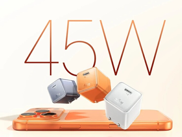 Миниатюрное быстрое зарядное устройство Ugreen Fingertip Power 45W GaN