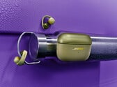 Новые наушники Bose Sport Open Earbuds доступны в чёрном, эвкалиптово-зелёном и белом цветах.