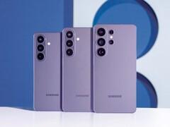 Слева направо: Galaxy S26, Galaxy S26 Plus и Galaxy S26 Ultra в цвете Cobalt Violet.