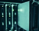 Крупный план серверных стоек в центре обработки данных